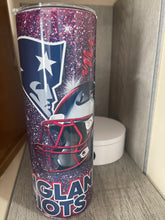 Load image into Gallery viewer, 20 oz Graphic Tumbler- Patriots Football
